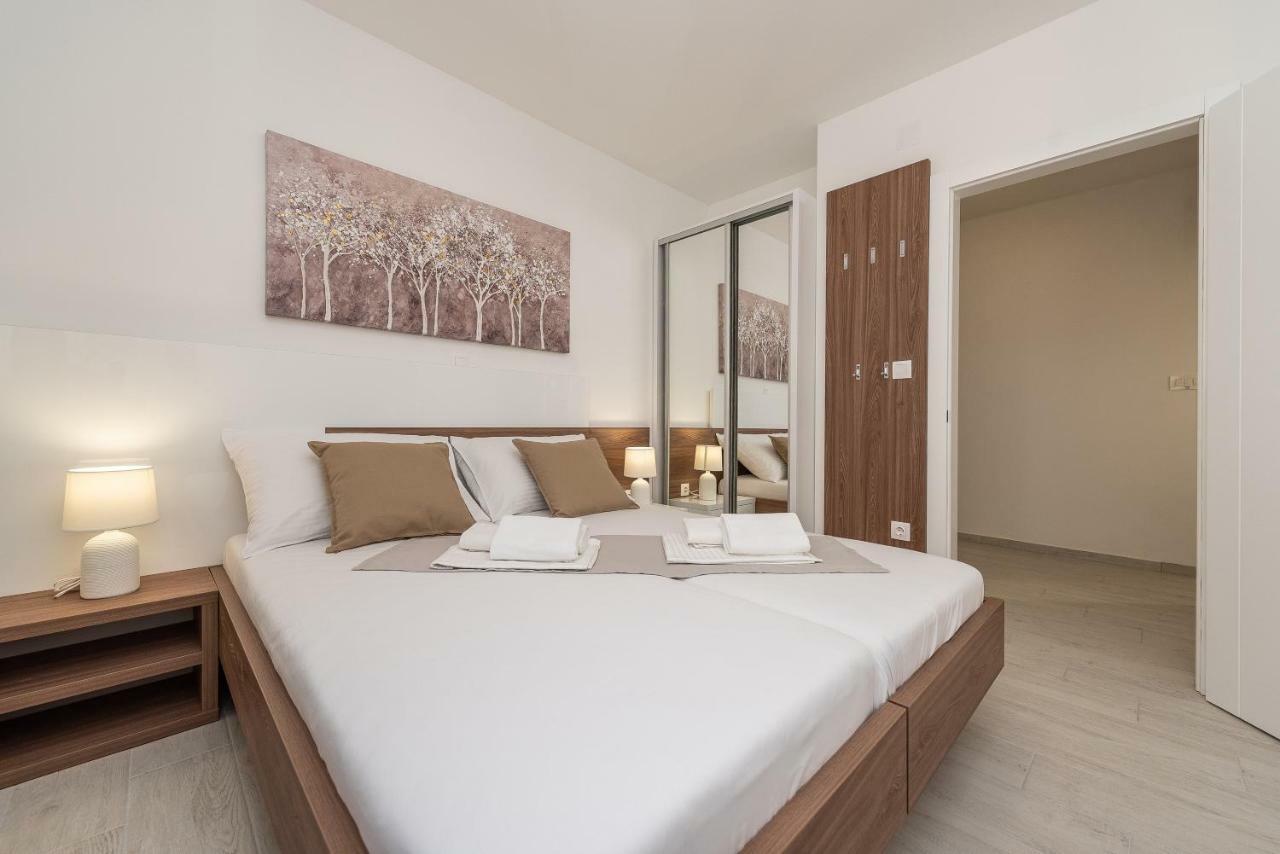 Apartments & Rooms Pool Villas Maris Novalja Luaran gambar